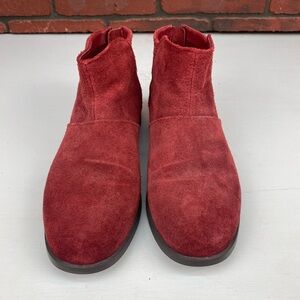 Koolaburra Giyah Womens Red Suede Studded Ankle Boots‎ Size 7